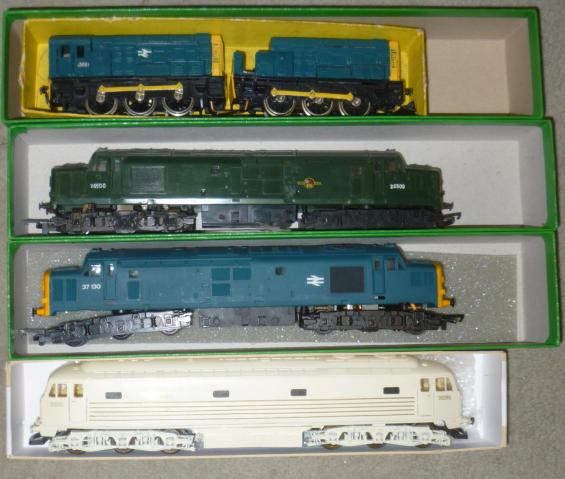 B.R. Class 08 and power unit Image