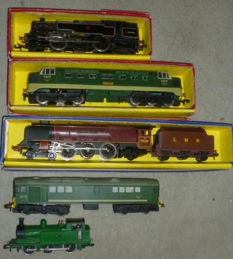 Five Hornby Dublo locomotives comprising 2234 Diesel Crepello Co-Bo diesel D5731 Image