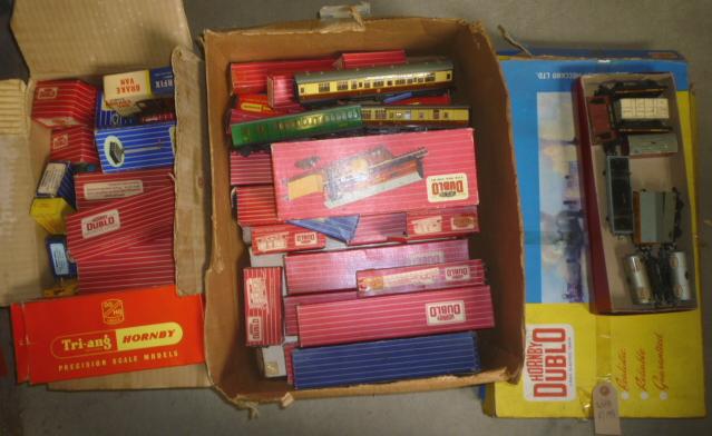 Hornby Dublo trains including two rail E.M.U. motor coach Image