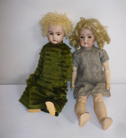A Kammer & Reinhardt bisque head doll (crack to upper right temple) Image