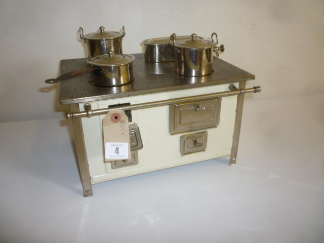 An early 20th century Marklin cooking stove Image