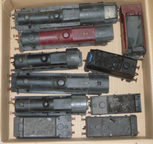 Five kit built gauge O locomotives comprising L.M.S. black 5 Image