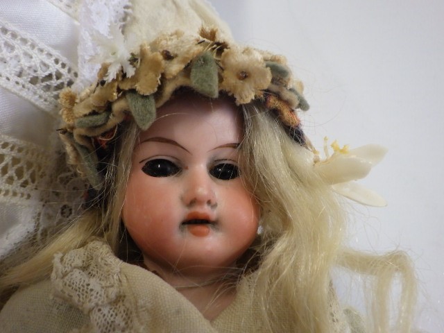 A J. Roger Gault Plastolite socket head doll Image