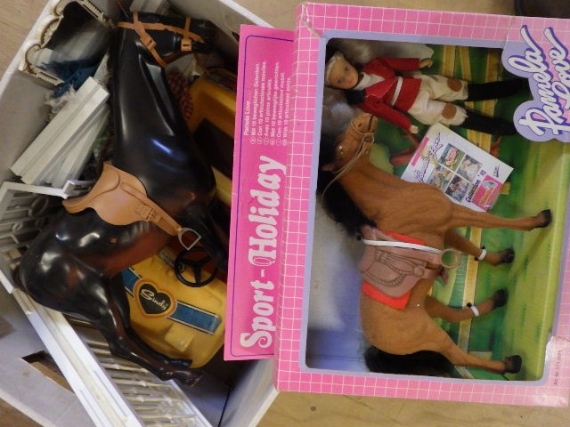 A large quantity of Sindy items Image