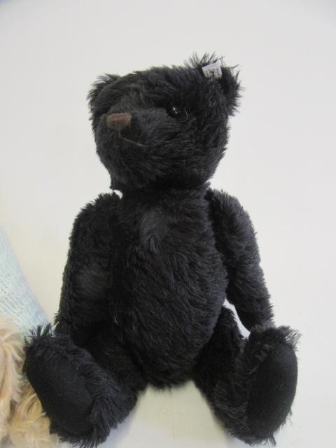 A Steiff Lost and Found growling bear Image