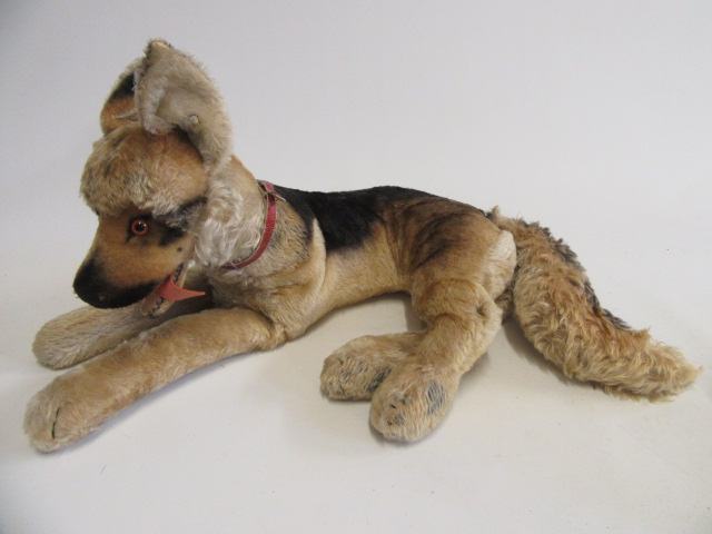 A large Steiff alsatian Image