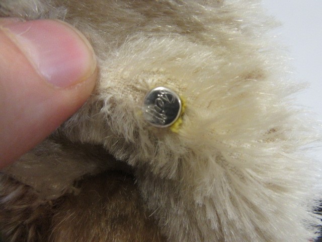 A large Steiff alsatian Image