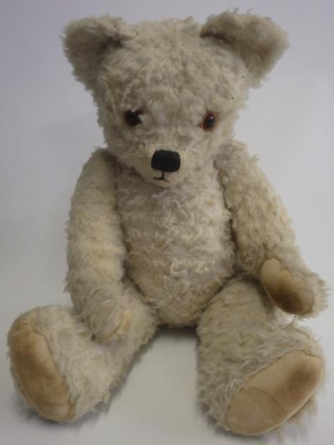 A large vintage teddy bear bag Image