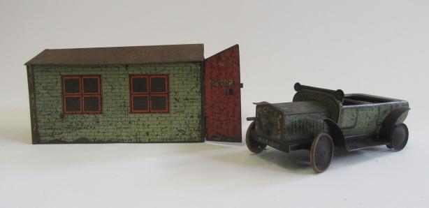 Brenco tinplate saloon car and garage Image
