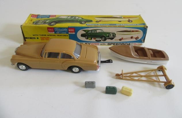 Telsada plastic friction motored Bentley and speedboat Image