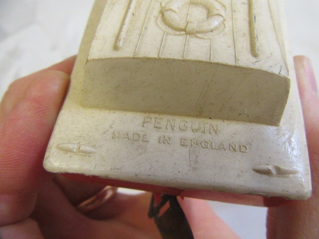 Penguin clockwork plastic Speed Cruiser boat Image