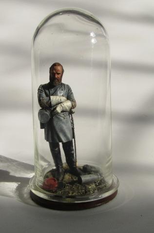 Robert E Lee 125mm figure in glass case Image