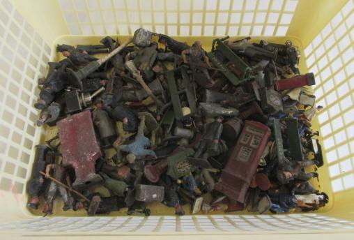 Lead and plastic railway figures by Britains Image