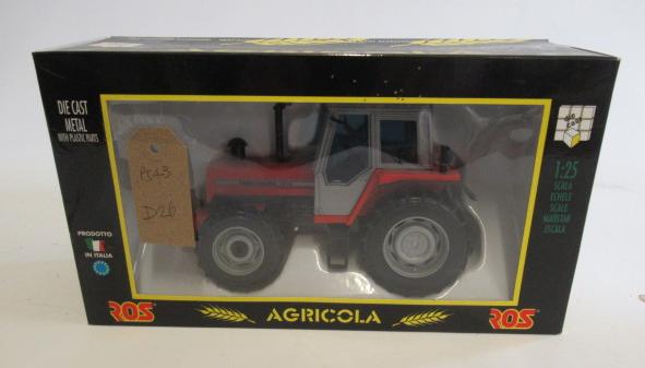 Ros 1/25 scale Massey Ferguson 1014 in red Image