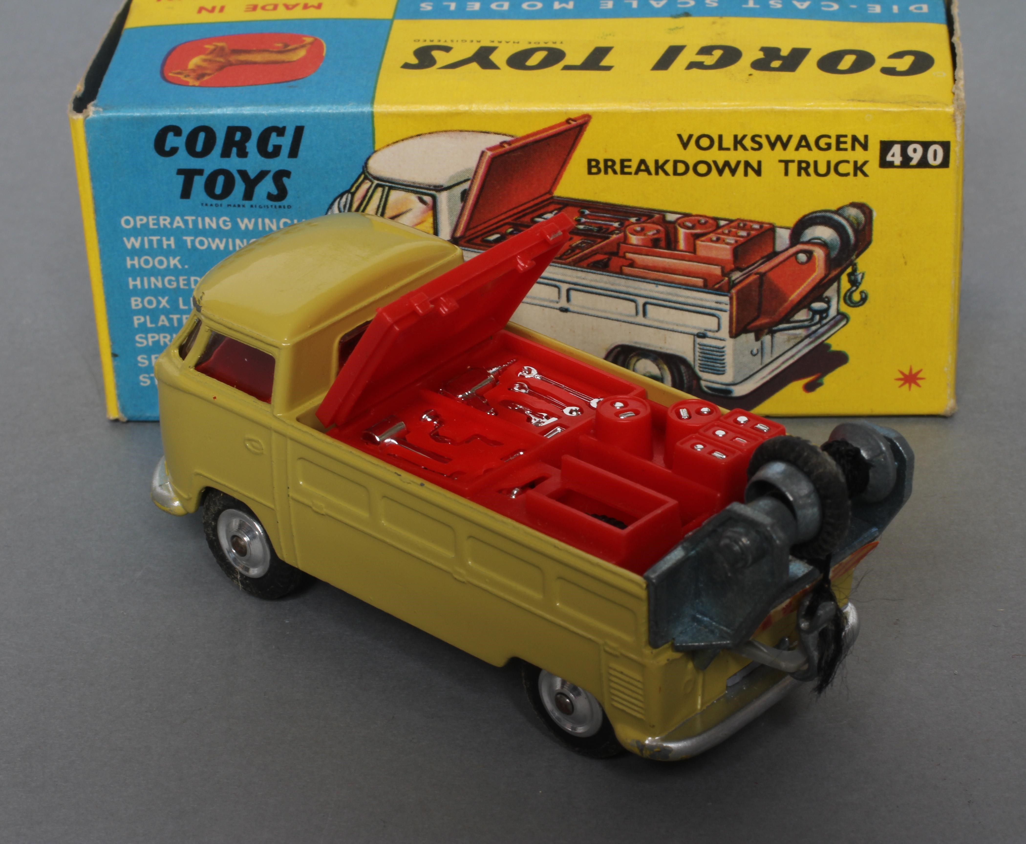 Corgi 490 V.W. Breakdown Truck in light green Image