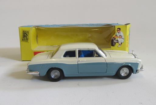 Corgi 273 Rolls Royce Silver Shadow in pearlescent white/grey Image