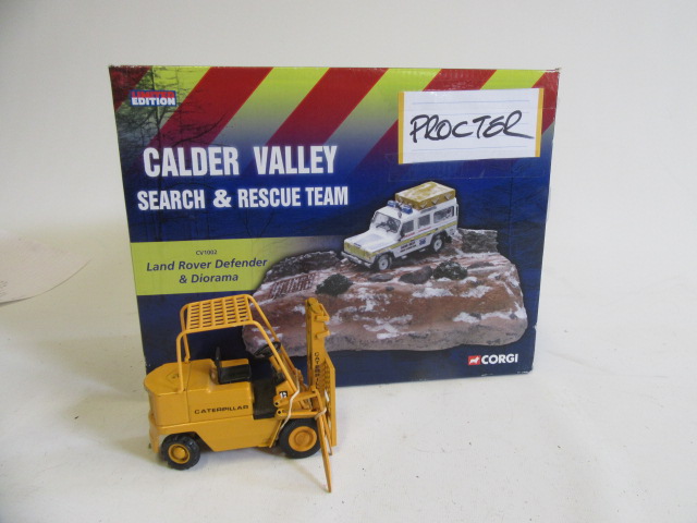 Corgi limited edition Calder Valley Search and Rescue team Land Rover Set Image