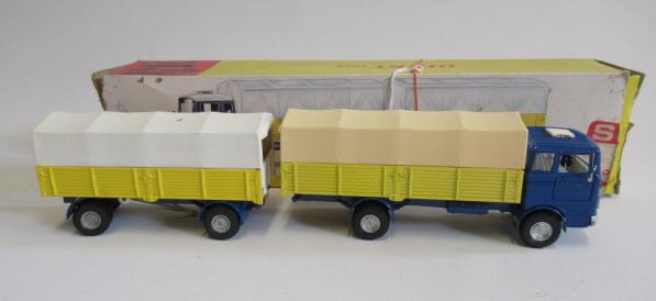 Dinky 917 Mercedes Benz Truck and Trailer Image