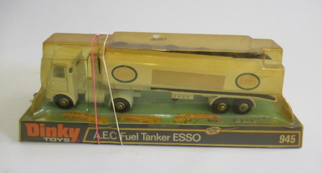 Dinky 945 Esso Fuel Tanker Image