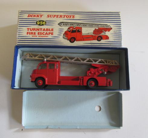 Dinky 956 turntable fire escape Image