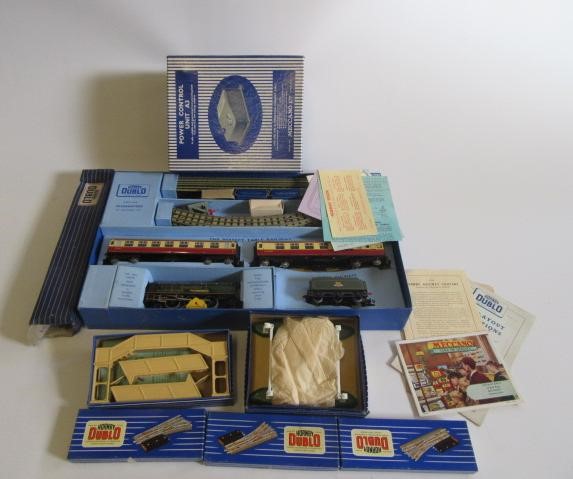 Hornby Dublo EDP12 Train Set with gloss Duchess of Montrose Image