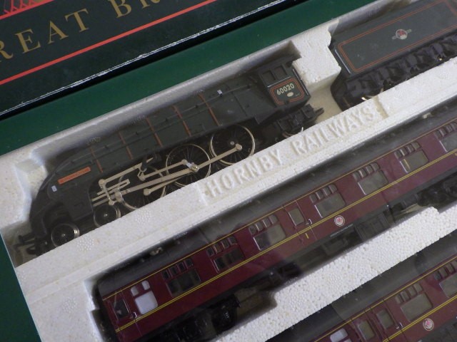 Hornby Train Pack with A4 Guillemot and three B.R. coaches Image