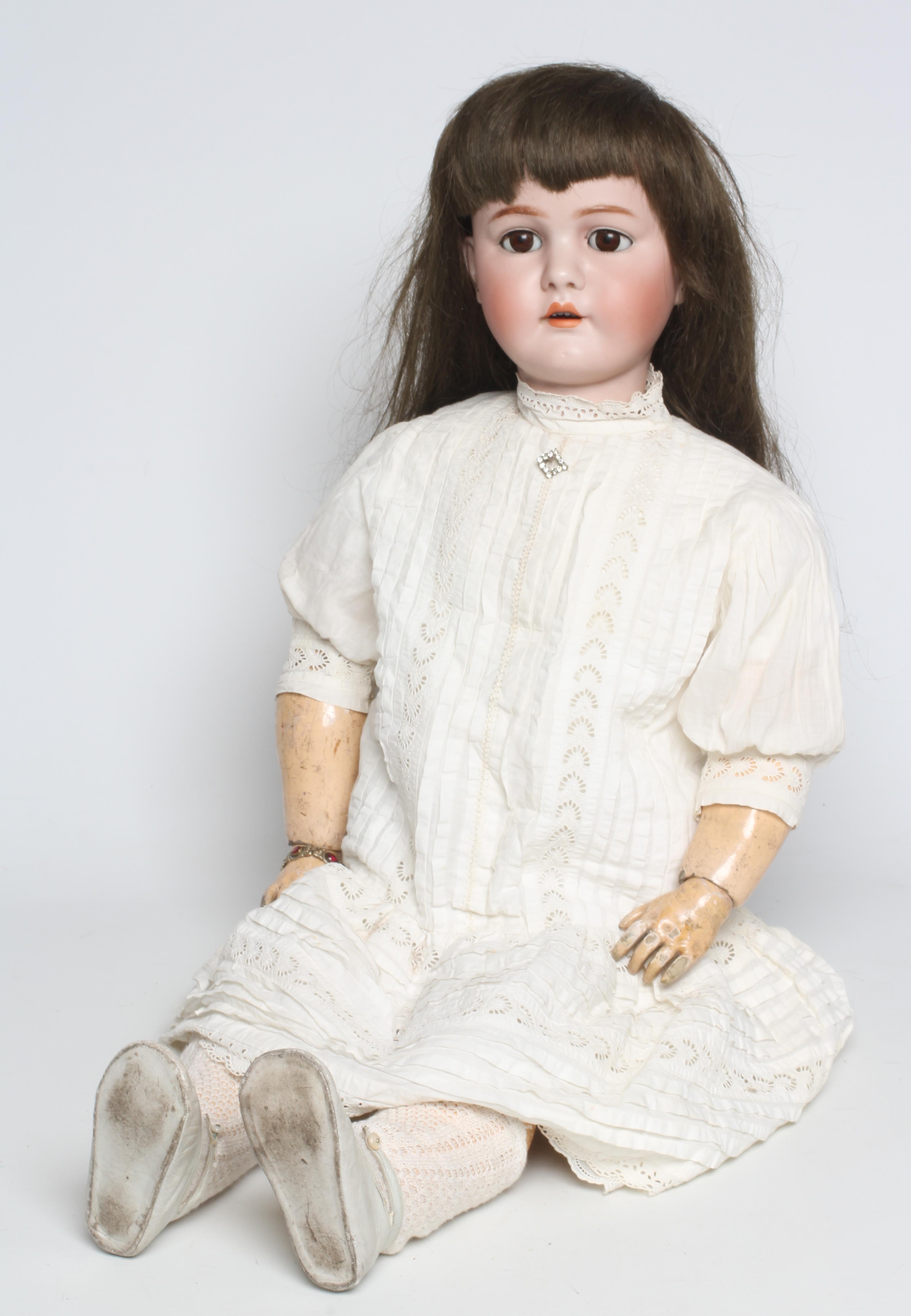A Kammer & Reinhardt bisque socket head doll Image