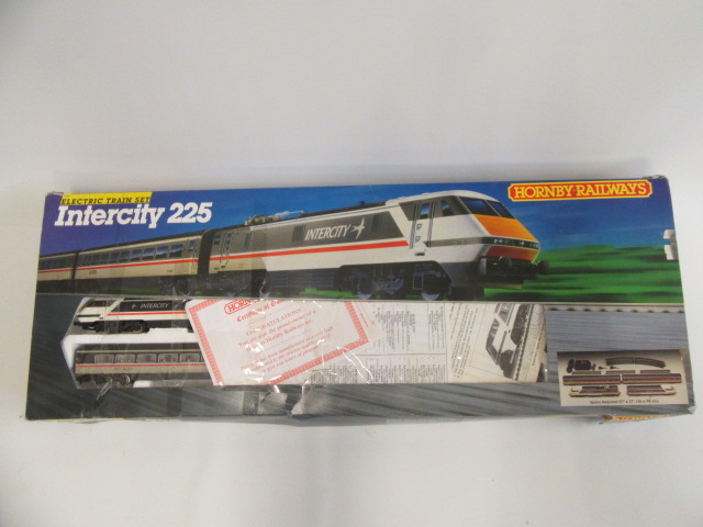 Hornby Intercity 125 Train Set with five additional goods wagons and plastic farm animals Image
