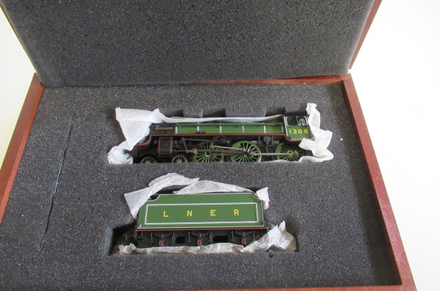 Bachmann Mayflower in L.N.E.R. green in presentation box Image