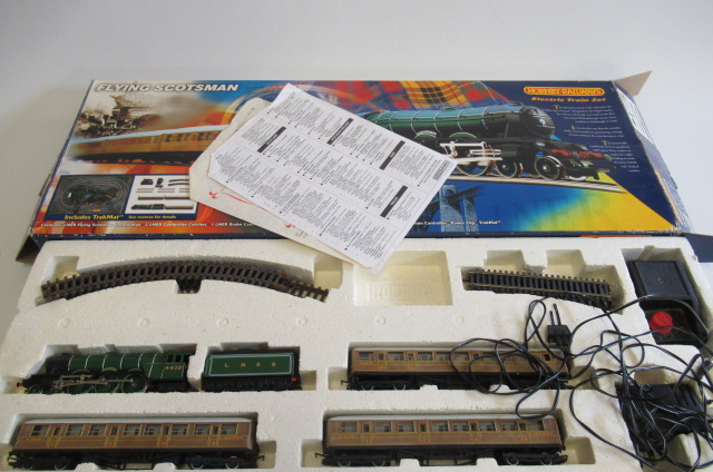 Hornby Flying Scotsman Train Set with A3 Flying Scotsman Image