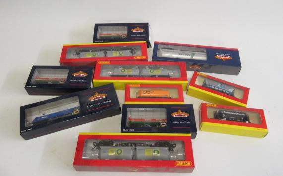 Eleven modern image goods wagons Image