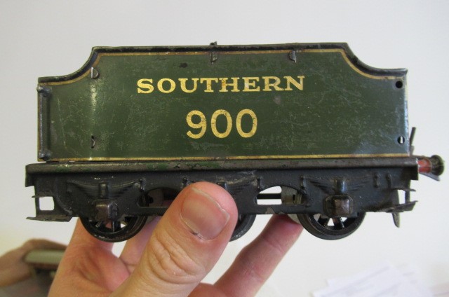 Hornby 20v electric 4-4-0 Eton locomotive and tender Image