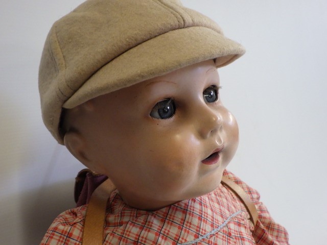 An SFBJ composition head boy doll Image