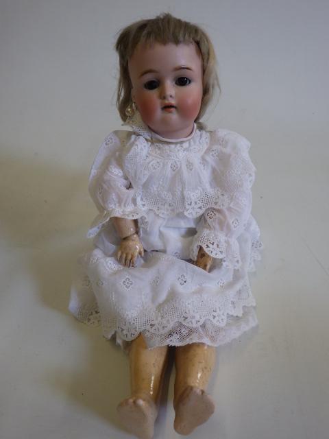 A Kammer & Reinhardt bisque socket head doll Image