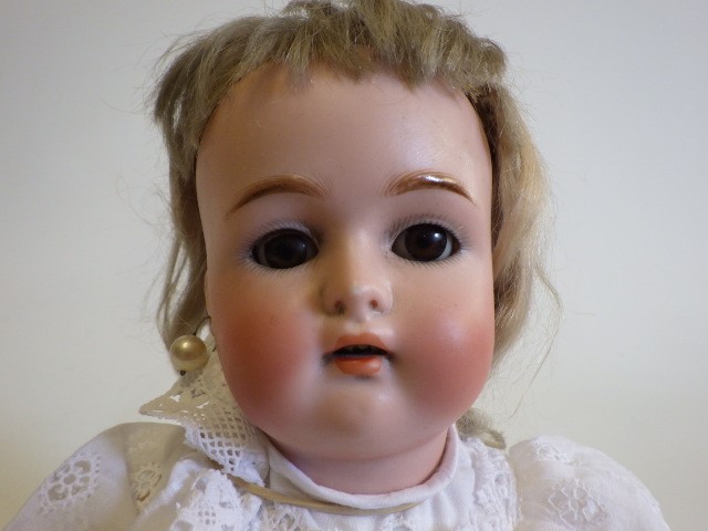 A Kammer & Reinhardt bisque socket head doll Image