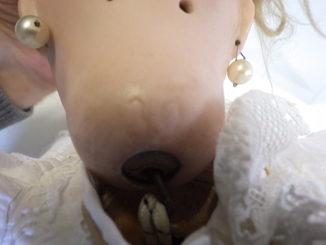 A Kammer & Reinhardt bisque socket head doll Image