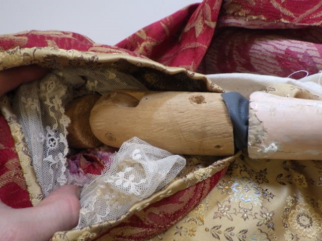 A large composition shoulder head Elizabeth I peg doll Image