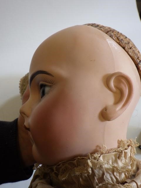 A Bru Jne. & Cie bisque socket head doll Image