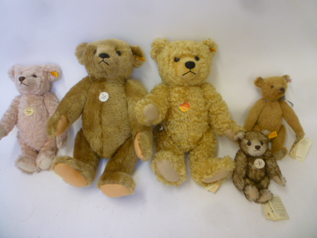Five Steiff replica bears "1907 Classic" Image