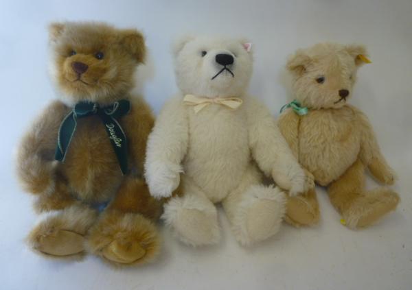 A Steiff replica bear "Polar Ted" with white plush Image