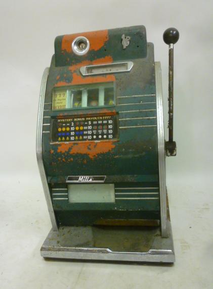 A Mills One Armed Bandit with "Mystery Bonus Payout" Image