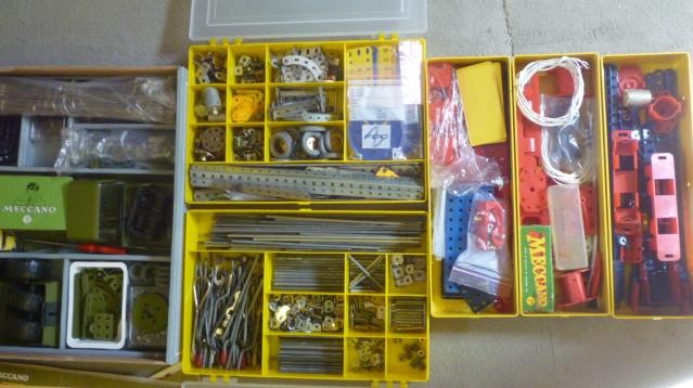 Meccano accessories comprising three No 1 Clockwork motors Image