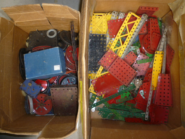 A quantity of old Meccano parts Image