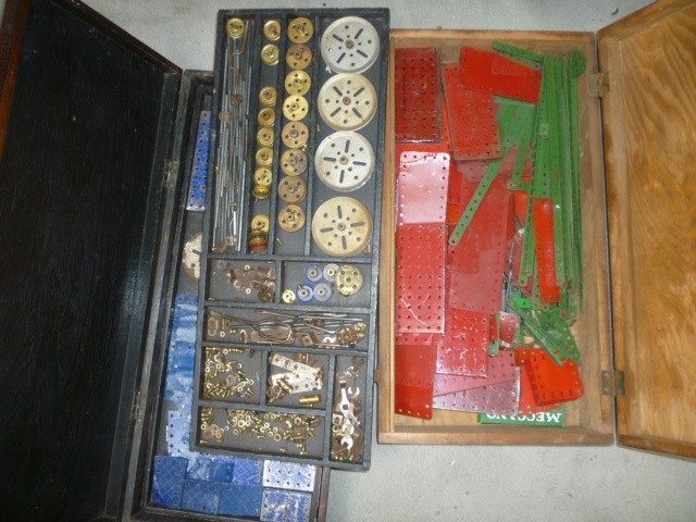 A quantity of old Meccano parts Image