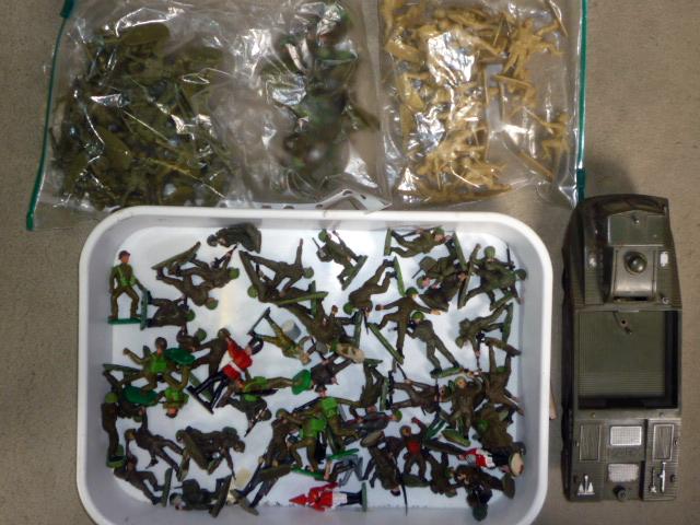 A quantity of plastic Second World War and other soldier figures Image