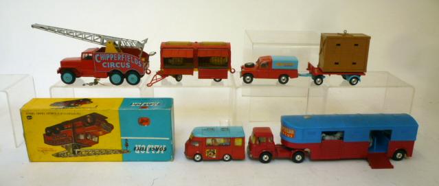 1121 Chipperfields Circus Crane Truck Image