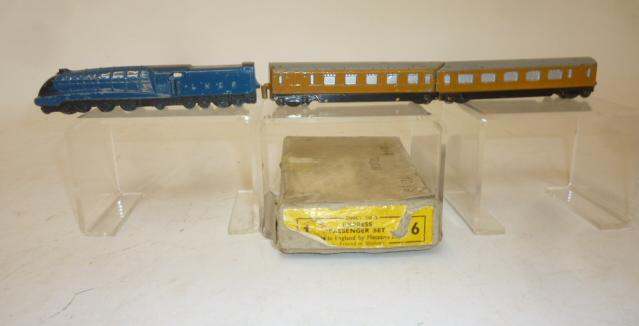 G.S.16 Express Passenger Train Set (1946-52) dealer box type 2 Image