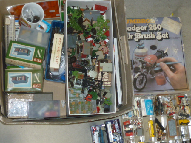 A large quantity of N gauge trackside accessories including Peco kits Image
