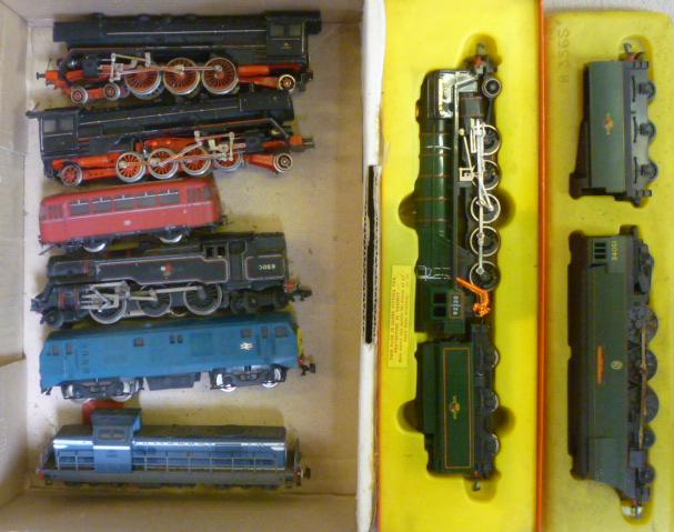 Eight locomotives by Hornby and others including Evening Star Image