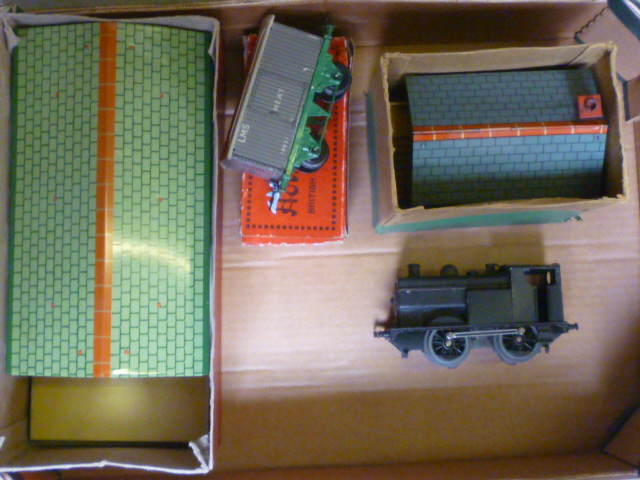 Stronlite 0-4-0 saddle tank finished in black Image